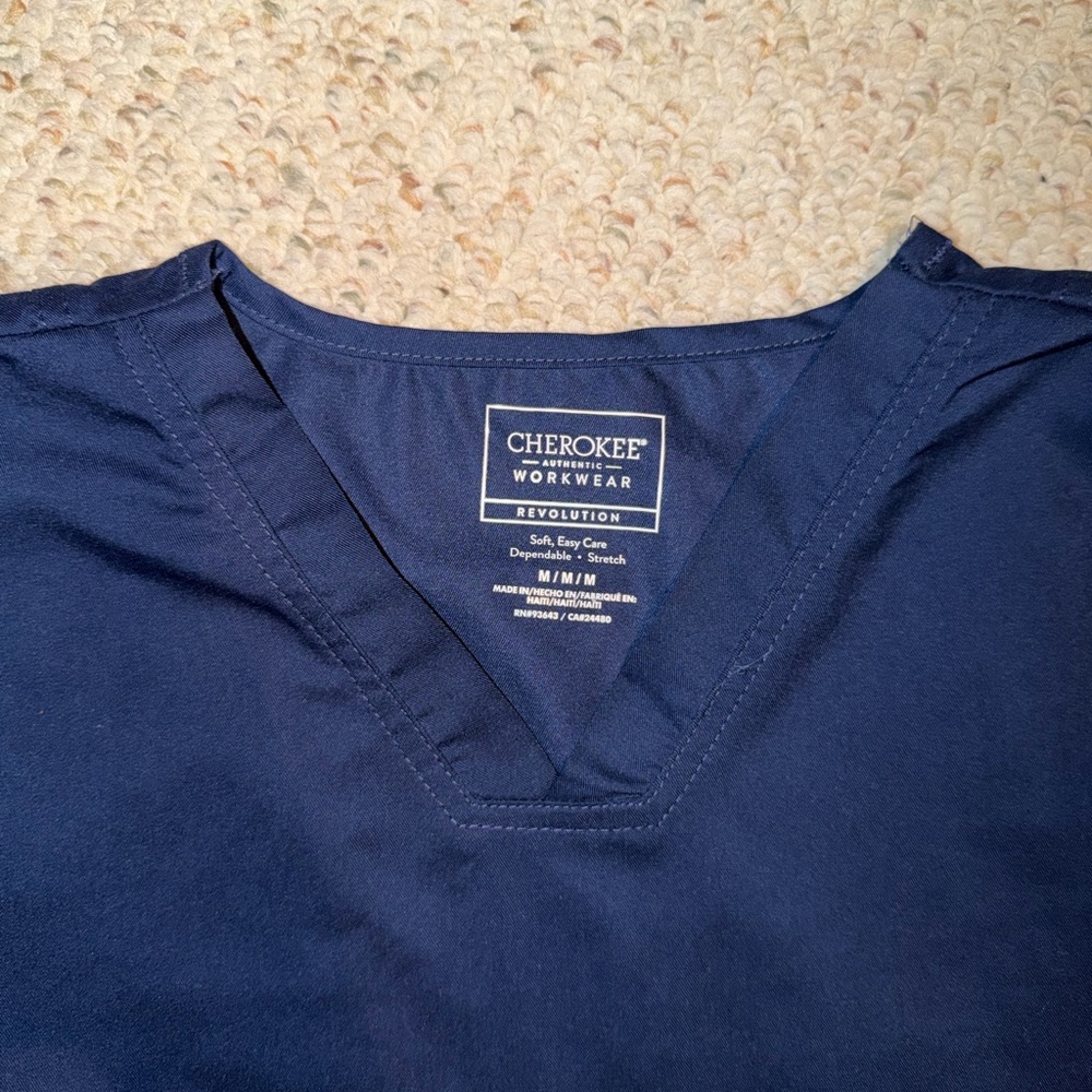 Women’s Cherokee Scrub Top Sz Med